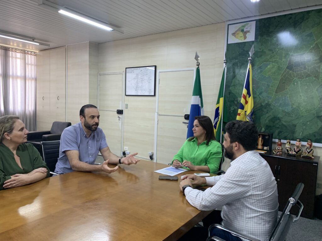 PROFESSOR JUARI SE DESTACA NA DEFESA DOS PROFESSORES CONVOCADOS